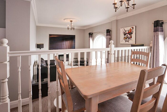 1 Bedroom Flat To Rent In Prince Of Wales Apartments, Esplanade, Scarborough, North Yorkshire, YO11