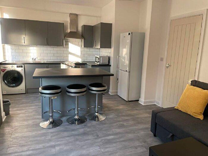 5 Bedroom House To Rent In Beeston Road, Dunkirk, Nottingham, Nottinghamshire, NG7