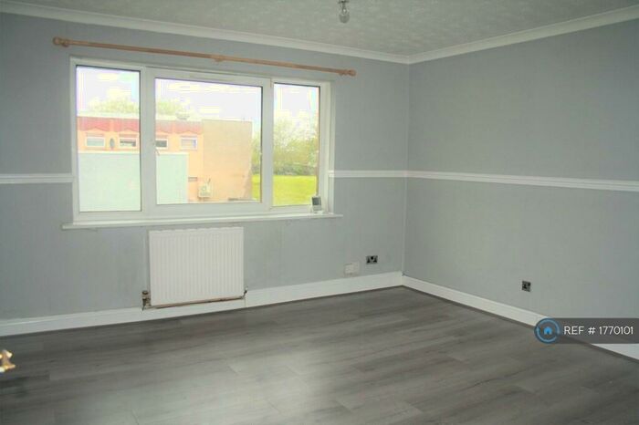 2 Bedroom Flat To Rent In Holmhills Place, Cambuslang, Glasgow, G72