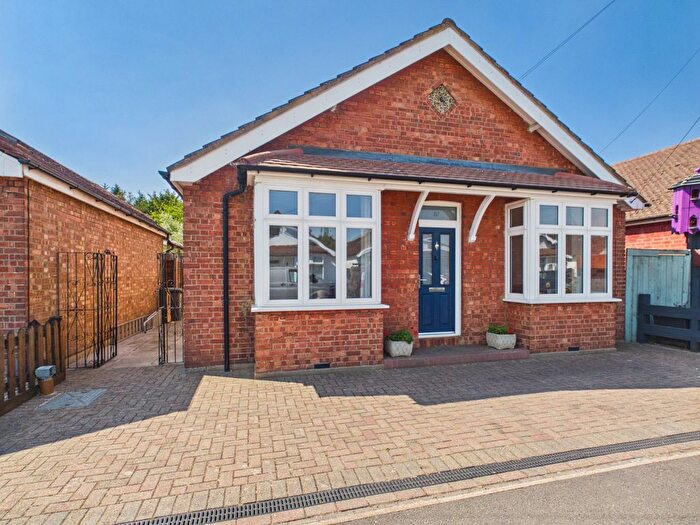 3 Bedroom Bungalow For Sale In St. Pauls Road, Staines-Upon-Thames, Surrey, TW18