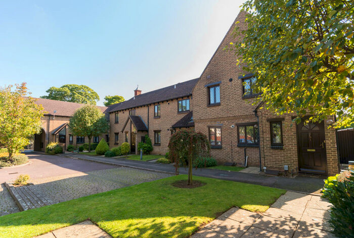 2 Bedroom Apartment To Rent In Rose Court, Rose Hill, OX4