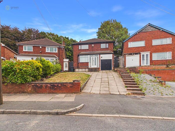 3 Bedroom Detached House For Sale In Camplin Crescent, Birmingham, B20