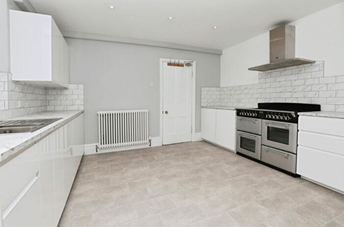 5 Bedroom Terraced House To Rent In The Ridgeway, Croydon, CR0