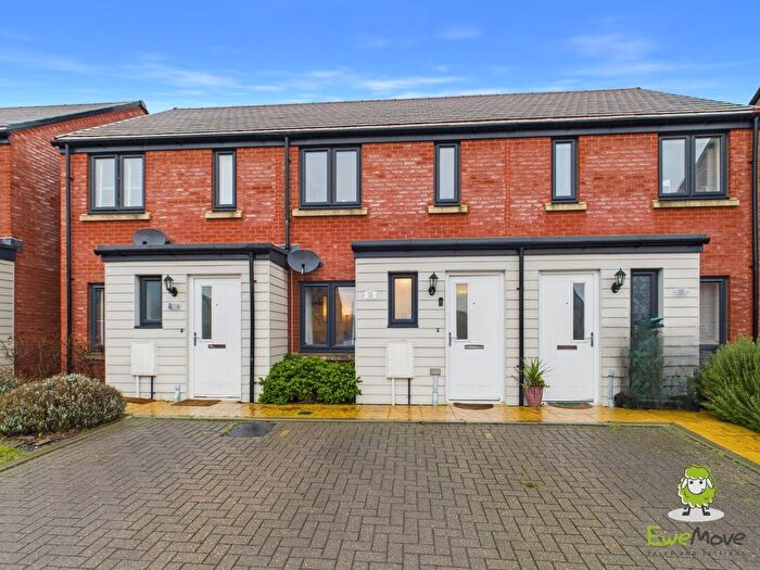 2 Bedroom Terraced House For Sale In Bloxham Close, Basingstoke, RG24