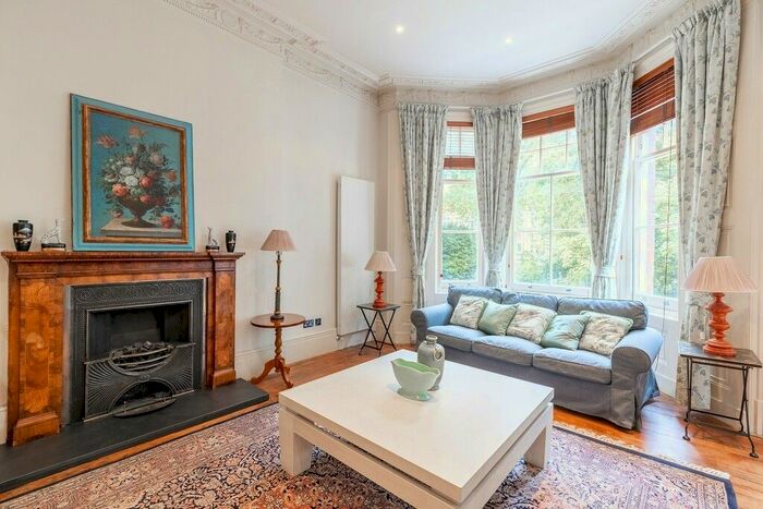 1 Bedroom Flat To Rent In Evelyn Gardens, South Kensington, SW7