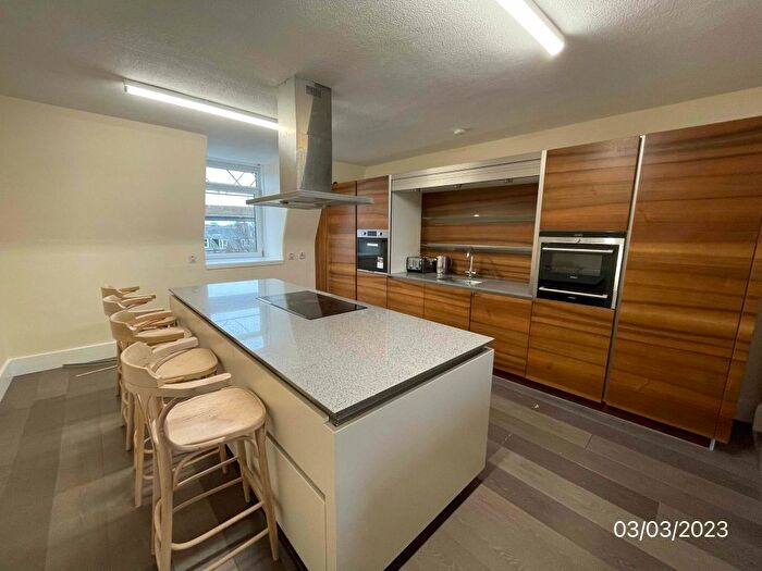 3 Bedroom Flat To Rent In Leadside Road, Top Floor Flat, Aberdeen, AB25