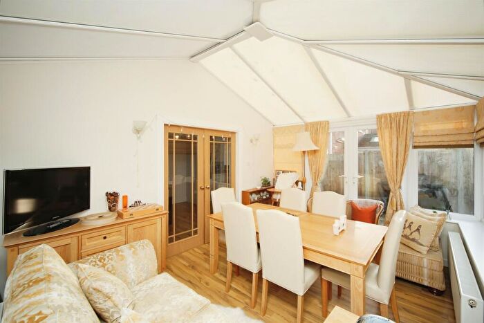 3 Bedroom Detached House For Sale In Northfield Close, Redditch, B98