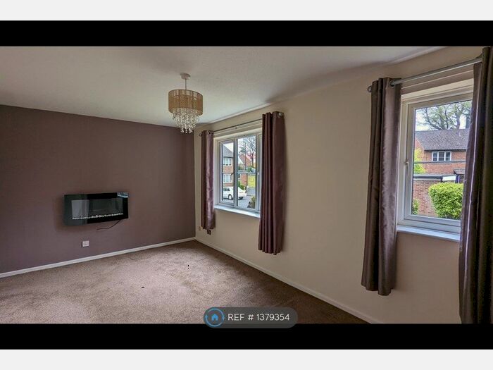 1 Bedroom Flat To Rent In Badgers Copse, Orpington, BR6