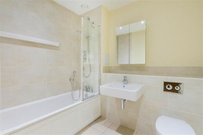 1 Bedroom Flat For Sale In Newman Close, Willesden Green, NW10