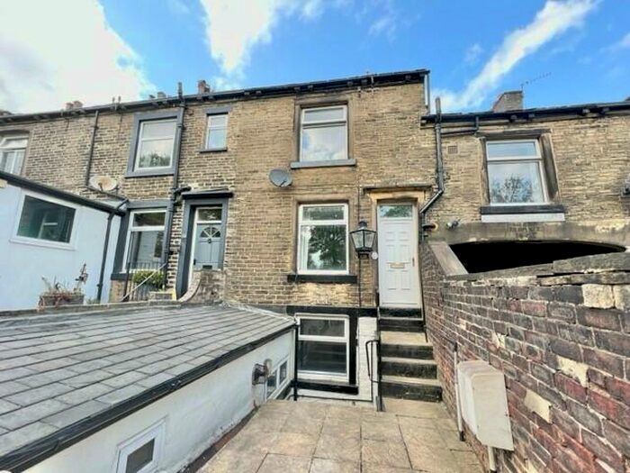 2 Bedroom House To Rent In Savile Park, Halifax, HX1