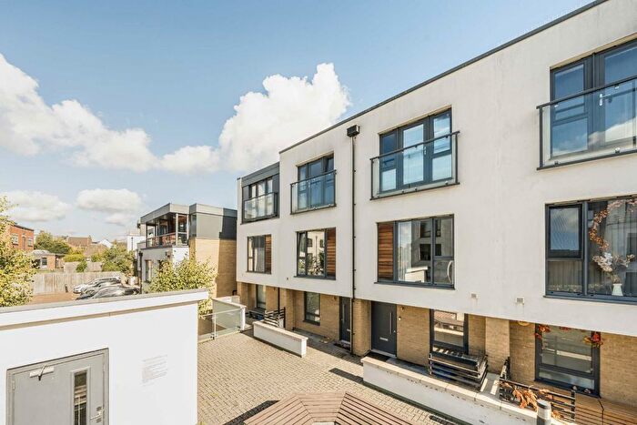 3 Bedroom Terraced House For Sale In Fallow Place, Teddington, TW11