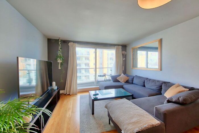 2 Bedroom Flat To Rent In Smugglers Way, Wandsworth, SW18