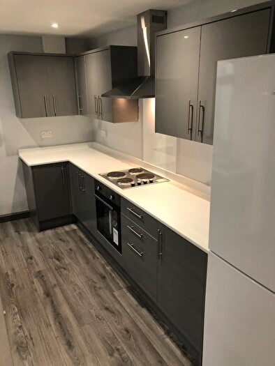 3 Bedroom House To Rent In Pentreguinea Road, St Thomas, Swansea, SA1