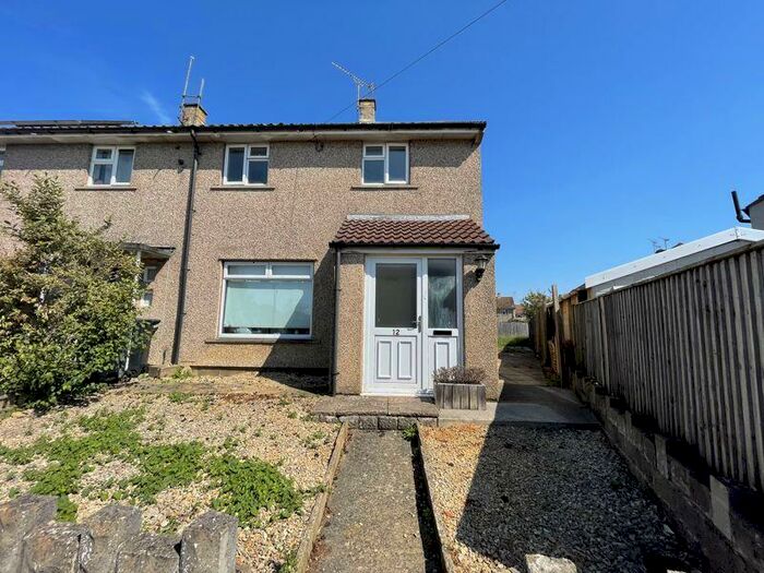 2 Bedroom Ground Flat To Rent In Barken Road, Chippenham, SN14