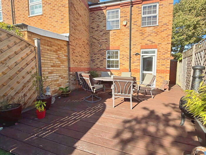 3 Bedroom End Of Terrace House For Sale In Oakleigh Close, Swanley, BR8
