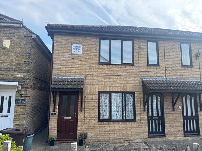 2 Bedroom Maisonette To Rent In Wyness Court, Dongola Road, Rochester, Kent, ME2