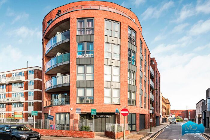 1 Bedroom Flat To Rent In Nether Street, London, N3
