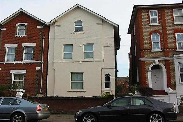1 Bedroom Apartment To Rent In Russell Street, Reading, RG1