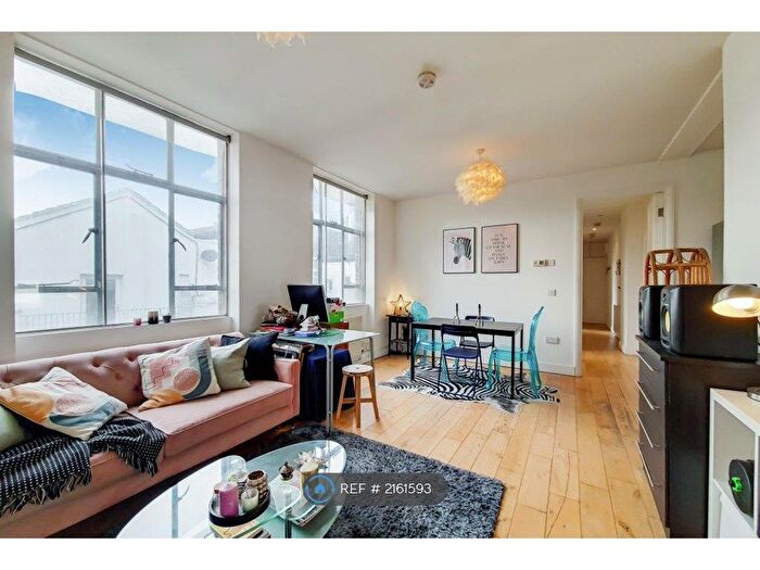 3 Bedroom Flat To Rent In Springbok Works, London, N16