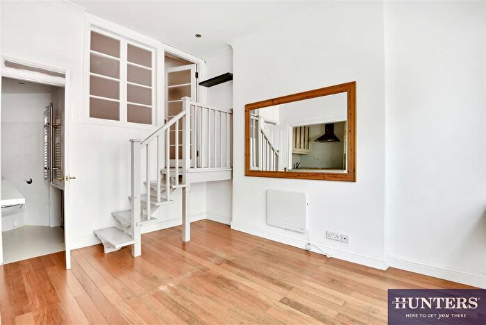 1 Bedroom Flat For Sale In Westbourne Park Road, London, W2