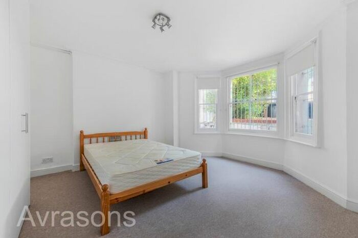 4 Bedroom Flat To Rent In Lancaster Road, London, W11