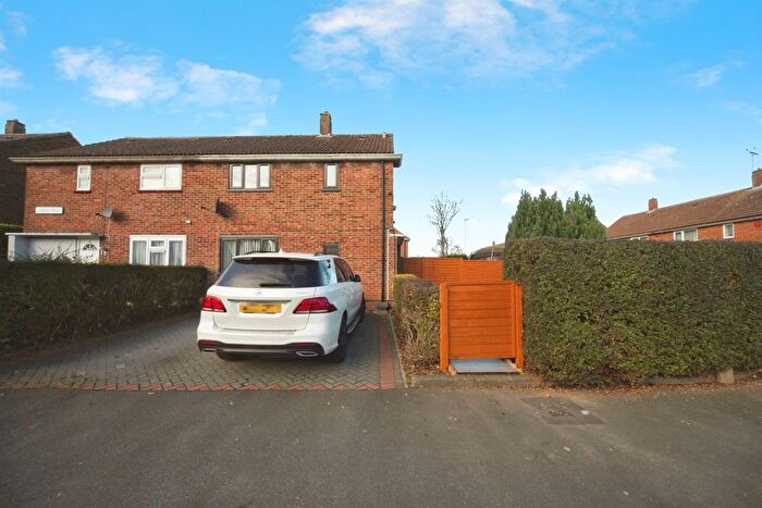 4 Bedroom Detached House For Sale In Mangrove Road, Luton, LU2