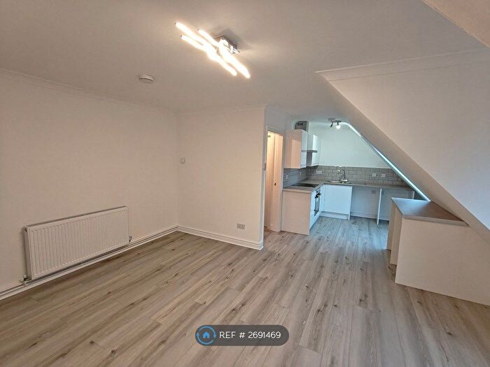 1 Bedroom Flat To Rent In Cabourne Court, Lincoln, LN2