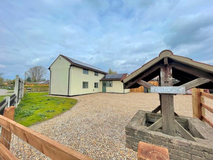 4 Bedroom Detached House To Rent In Dereham Road, Beeston, King's Lynn, PE32