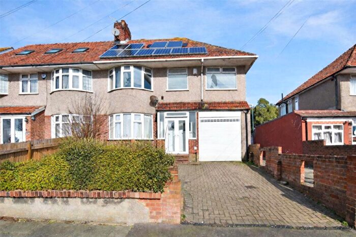 4 Bedroom Semi Detached House For Sale In Latham Road, Bexleyheath, DA6