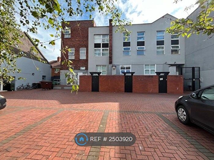 1 Bedroom Flat To Rent In Shaftesbury Crusade, Bristol, BS2