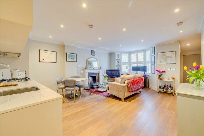 1 Bedroom Flat To Rent In Homestead Road, Fulham, London, SW6