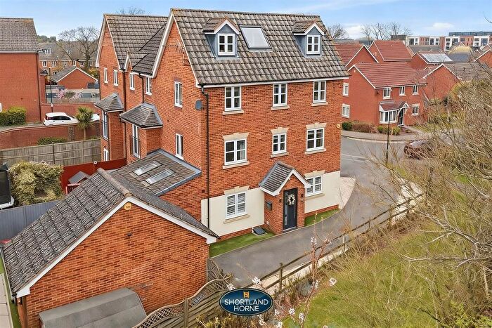 6 Bedroom Semi Detached House For Sale In Manhattan Way, Bannerbrook Park, Coventry, CV4