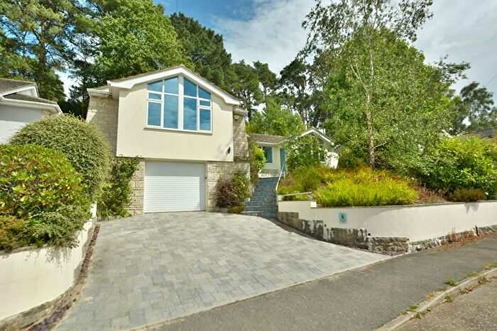 4 Bedroom Detached House For Sale In Greensleeves Avenue, Broadstone, Dorset, BH18