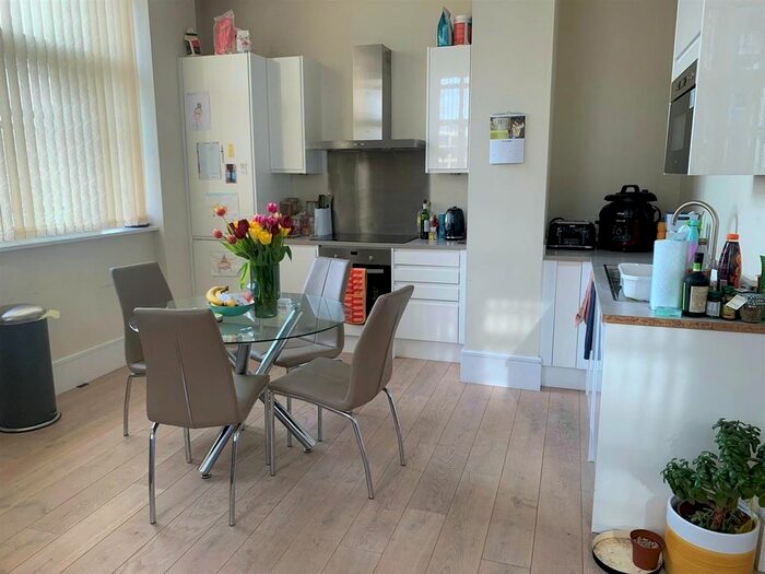 2 Bedroom Flat To Rent In Bedroom Apartment - Dock Office, Salford Quays, Manchester, M50