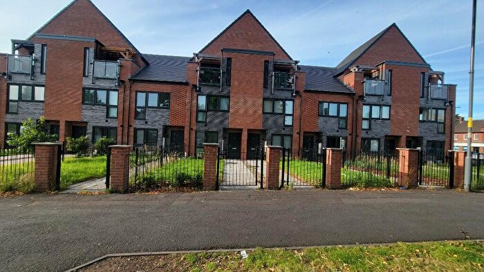 3 Bedroom Town House To Rent In Burton Wood Drive, Birmingham, B20