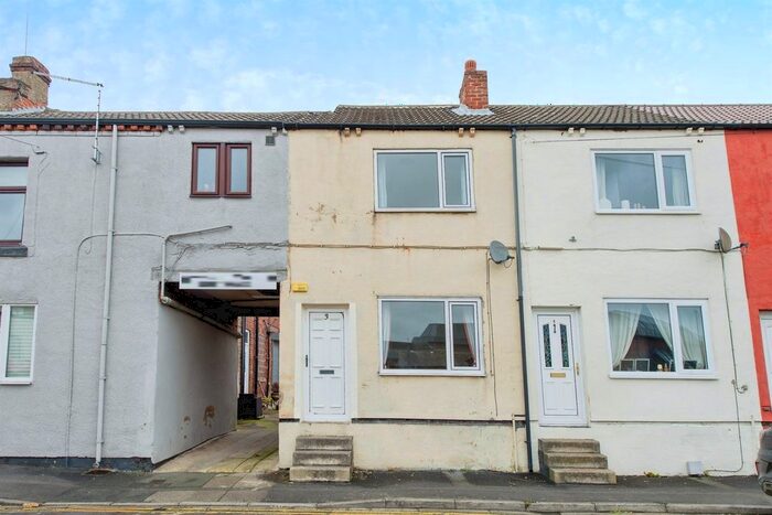 2 Bedroom Terraced House For Sale In Albert Street, Featherstone, Pontefract, WF7