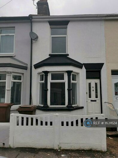 2 Bedroom Terraced House To Rent In Bingham Road, Rochester, ME2