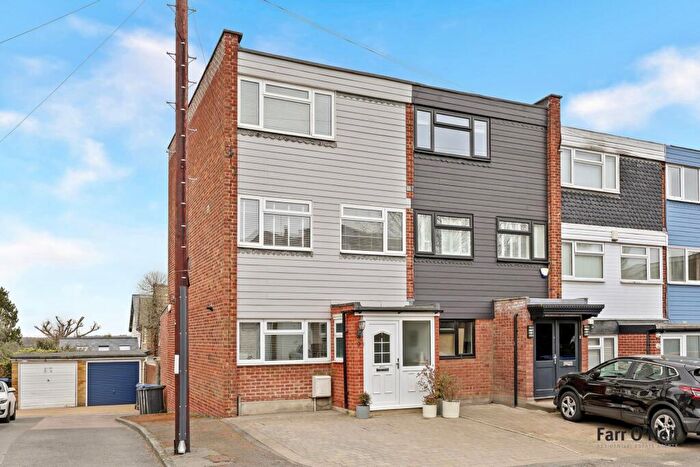 4 Bedroom End Of Terrace House For Sale In Andrews Close, Buckhurst Hill, IG9
