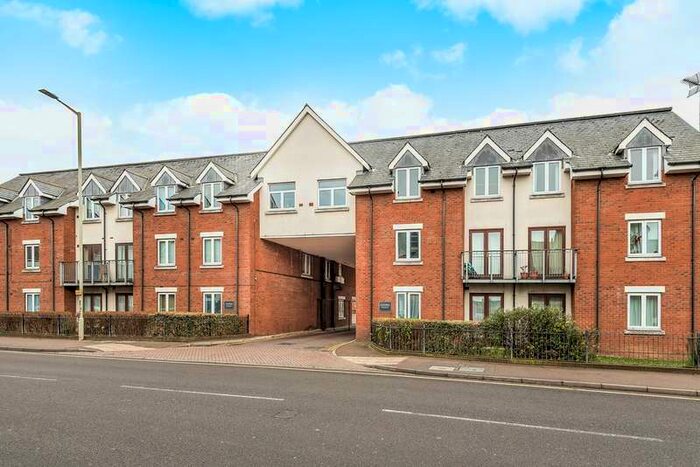 1 Bedroom Block Of Apartments To Rent In Walsworth Road, Hitchin, SG4
