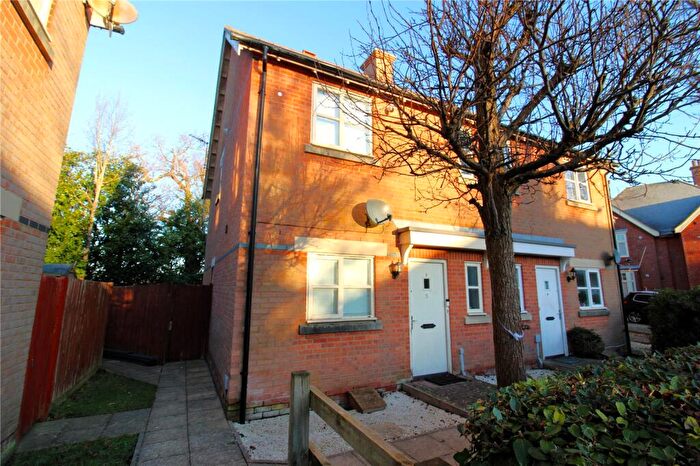 3 Bedroom End Of Terrace House For Sale In Lesser Horseshoe Close, Fareham, PO17