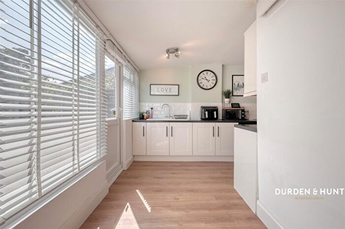 3 Bedroom Terraced House For Sale In Globe Road, Hornchurch, RM11