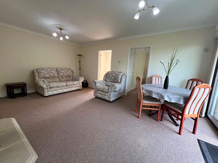 2 Bedroom Flat To Rent In Suffolk Court, Coventry, CV5