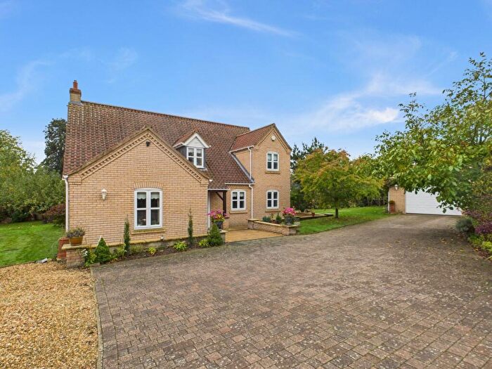 4 Bedroom Detached House For Sale In Howdale Road, Downham Market, PE38