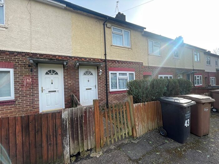 2 Bedroom Terraced House To Rent In Whitecroft Road, Luton, LU2