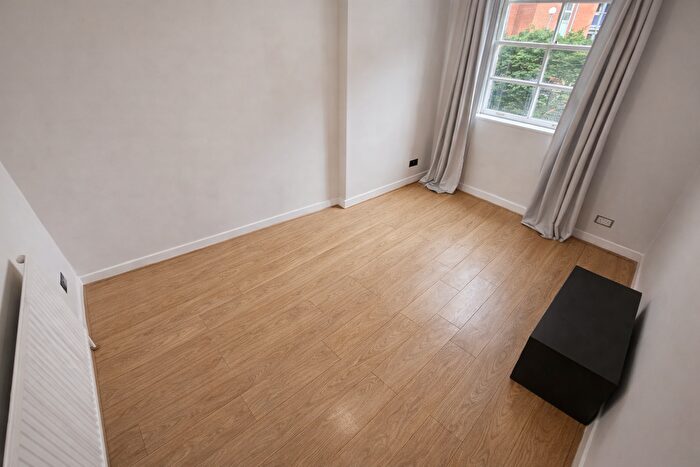 1 Bedroom Flat To Rent In York Road, Battersea, London, SW11