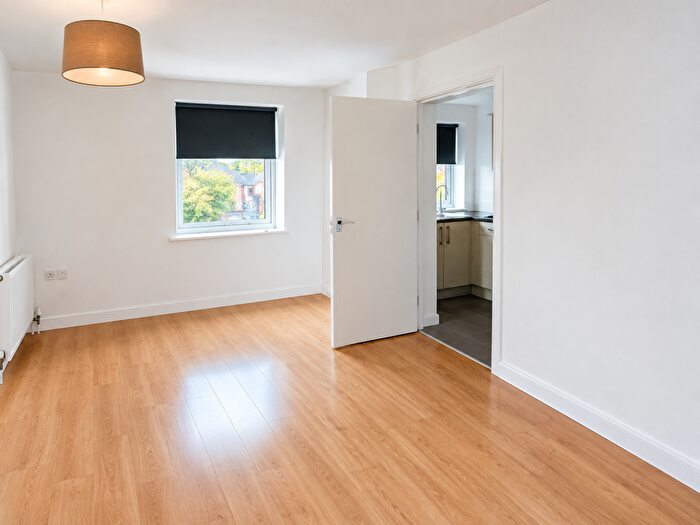 1 Bedroom Flat To Rent In Amsterdam Road, Canary Wharf, London, E14