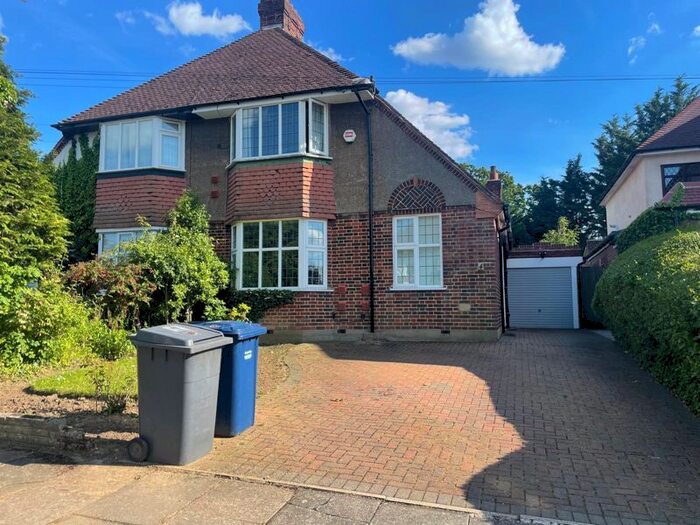 3 Bedroom Semi-Detached House To Rent In Westfield Road, London, NW7