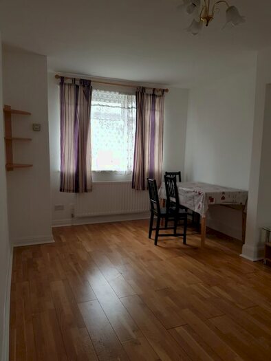 2 Bedroom Terraced House To Rent In Roch Avenue, Harrow, HA8
