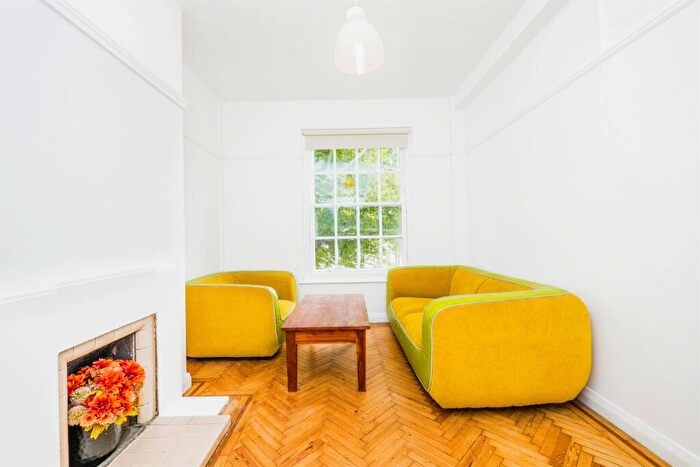 1 Bedroom Apartment For Sale In Westgate Street, Cardiff, CF10