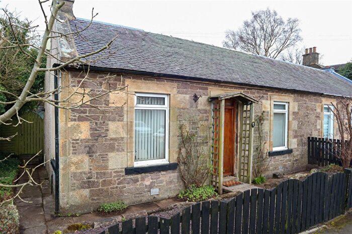 1 Bedroom Semi-Detached House For Sale In Waterloo Road, Lanark, South Lanarkshire, ML11